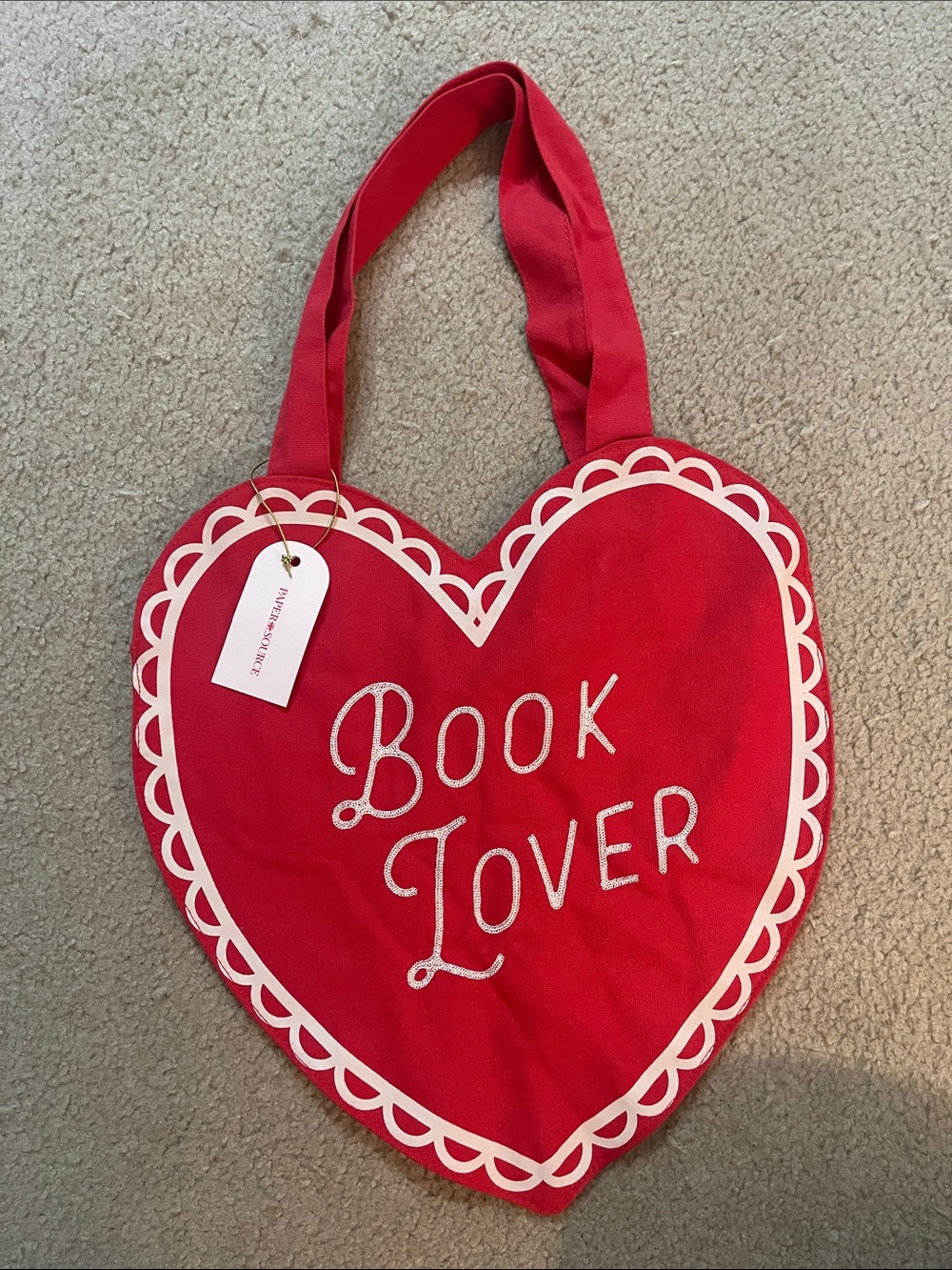Viral Barnes and Noble 'Book Lover' Tote